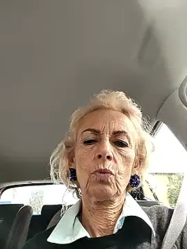 Snapshot of clarabell4 chatting on April 22, 12:39 pm clarabell4 online show from April 22, 12:39 pm