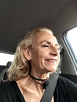 Snapshot of clarabell4 chatting on May 5, 6:54 am clarabell4 online show from May 5, 6:54 am