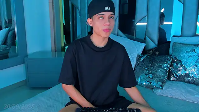 Sebax Young online show from September 30, 8:25 pm