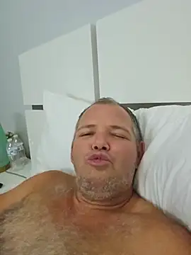 cubanitofeliz40 online show from June 11, 8:45 am