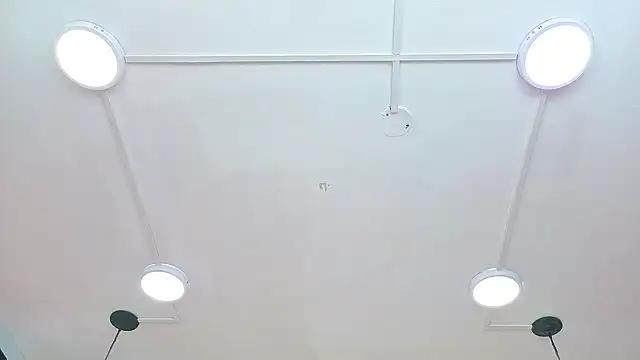 Snapshot of ThaliaCross chatting on December 16, 7:52 pm ThaliaCross online show from December 16, 7:52 pm