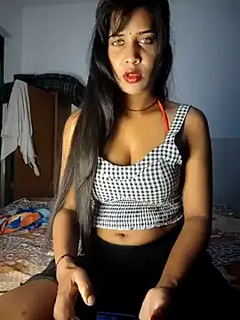 Snapshot of cute_radhikaa chatting on October 25, 8:33 am cute radhikaa online show from October 25, 8:33 am