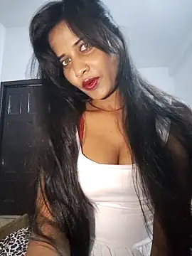 Snapshot of cute_radhikaa chatting on October 31, 6:53 pm cute radhikaa online show from October 31, 6:53 pm