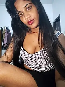 Snapshot of cute_radhikaa chatting on November 6, 2:18 pm cute radhikaa online show from November 6, 2:18 pm
