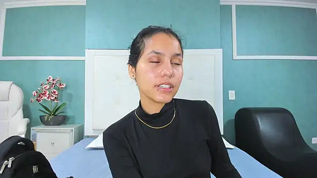 ania gomez online show from December 3, 2:37 pm