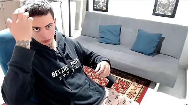 Snapshot of santii_ss chatting on November 23, 2:22 am santii ss online show from November 23, 2:22 am