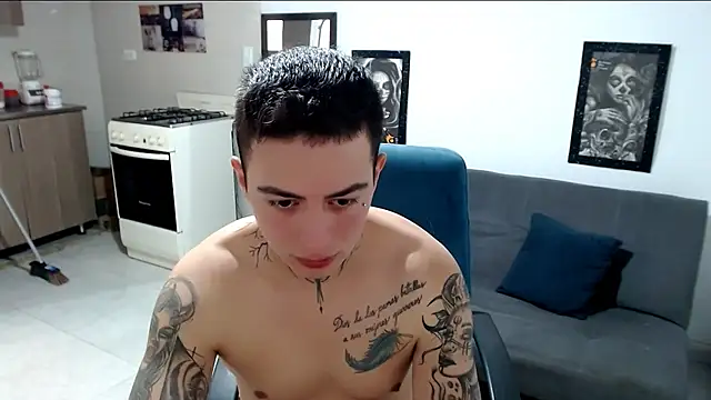 Snapshot of santii_ss chatting on November 23, 2:28 pm santii ss online show from November 23, 2:28 pm