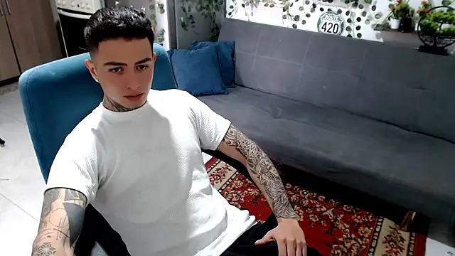 santii ss online show from February 13, 2:46 pm