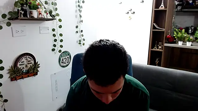 santii ss online show from March 20, 2:22 pm