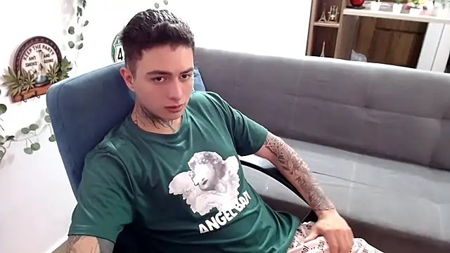 santii ss online show from March 30, 3:02 pm