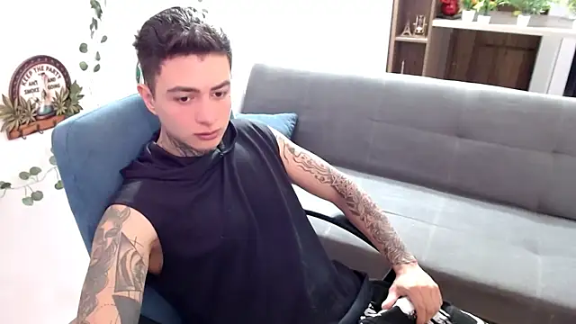 santii ss online show from April 2, 2:04 pm