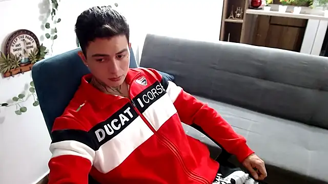 santii ss online show from April 6, 2:53 am