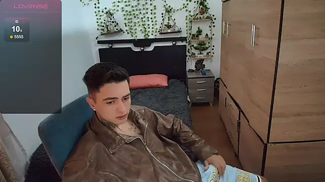 santii ss online show from April 20, 2:20 pm