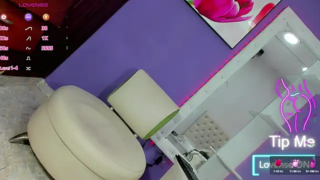 Snapshot of Valentina_Horny777 chatting on October 10, 10:31 pm Valentina Horny777 online show from October 10, 10:31 pm