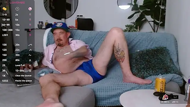 alloallo420 online show from October 3, 8:55 am