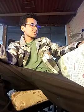 LecheDeSoya666 online show from October 31, 3:51 am