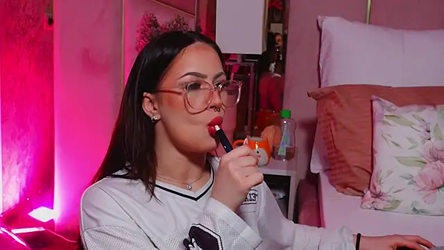 LucyLextonX online show from March 27, 12:38 am