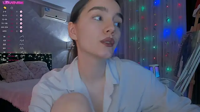 Snapshot of sweete_chantal chatting on January 6, 9:07 pm sweete chantal online show from January 6, 9:07 pm