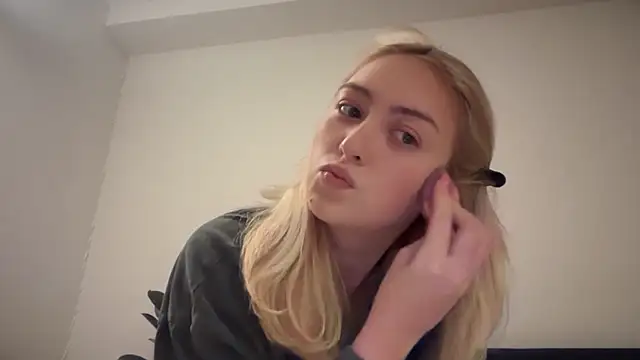 Kitty Swetty online show from April 14, 7:20 pm