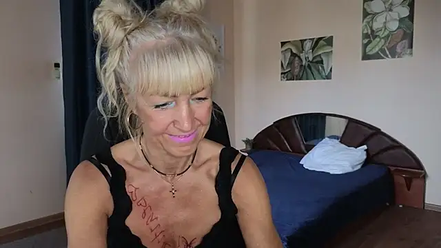 Snapshot of Laura_Gol chatting on September 27, 5:34 am Laura Gol online show from September 27, 5:34 am