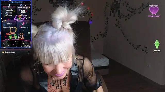 Snapshot of Laura_Gol chatting on October 3, 8:50 pm Laura Gol online show from October 3, 8:50 pm