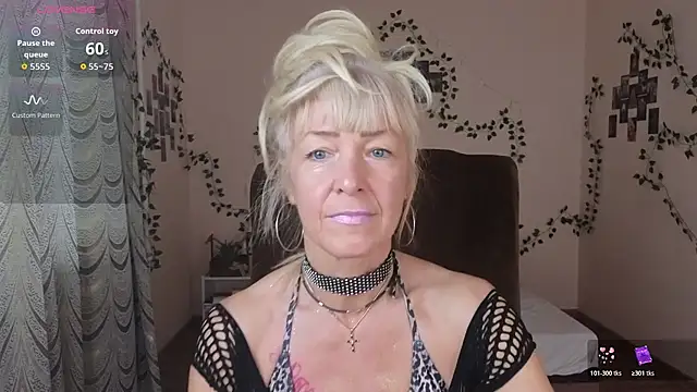 Snapshot of Laura_Gol chatting on November 11, 6:02 am Laura Gol online show from November 11, 6:02 am