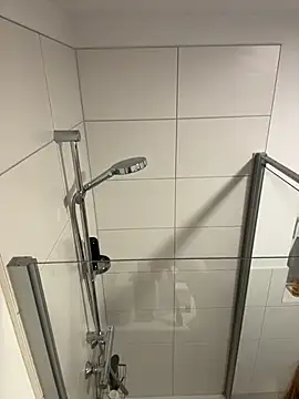 Snapshot of Bikergirl_97 chatting on November 26, 1:12 pm Bikergirl 97 online show from November 26, 1:12 pm