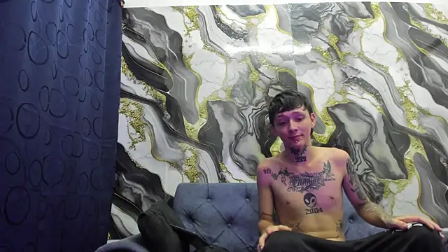 Snapshot of StraightBoy_Nick chatting on May 20, 6:30 am StraightBoy Nick online show from May 20, 6:30 am
