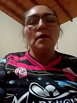 Snapshot of Kasandra_000 chatting on May 4, 7:43 pm Kasandra 000 online show from May 4, 7:43 pm