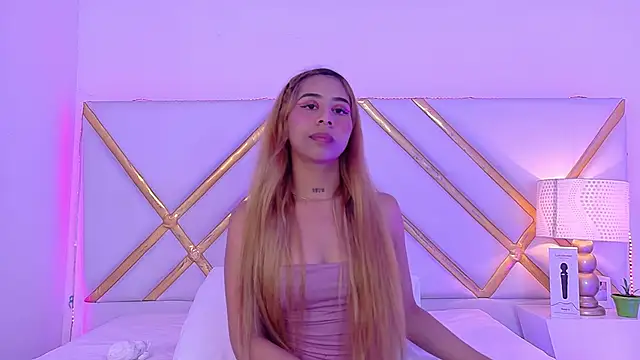 laila stilwiills online show from October 7, 4:59 pm