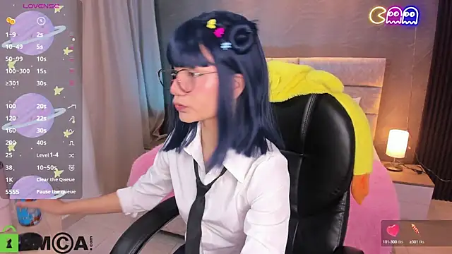 Snapshot of Arinextdoor chatting on September 11, 12:11 am Arinextdoor online show from September 11, 12:11 am