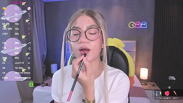 Snapshot of Arinextdoor chatting on September 12, 9:26 pm Arinextdoor online show from September 12, 9:26 pm