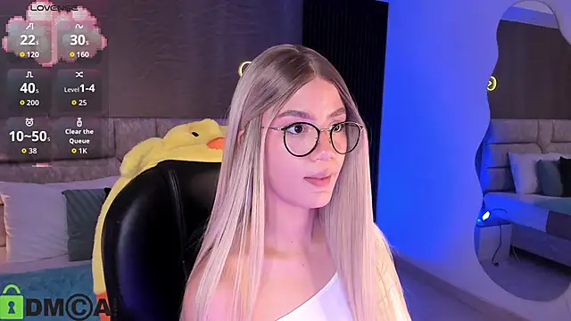 Snapshot of Arinextdoor chatting on October 15, 11:16 pm Arinextdoor online show from October 15, 11:16 pm