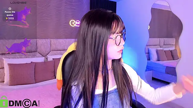 Snapshot of Arinextdoor chatting on October 21, 11:16 pm Arinextdoor online show from October 21, 11:16 pm