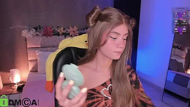 Snapshot of Arinextdoor chatting on November 29, 11:52 pm Arinextdoor online show from November 29, 11:52 pm