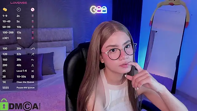 Snapshot of Arinextdoor chatting on January 7, 1:08 am Arinextdoor online show from January 7, 1:08 am