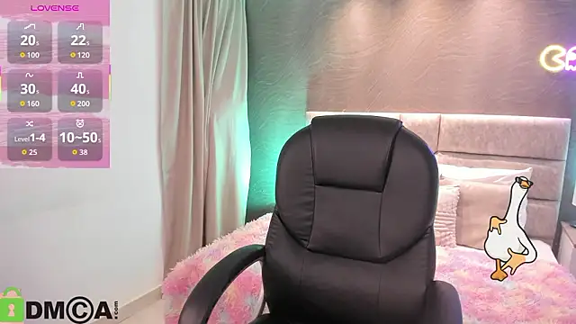 Snapshot of Arinextdoor chatting on February 22, 3:51 am Arinextdoor online show from February 22, 3:51 am