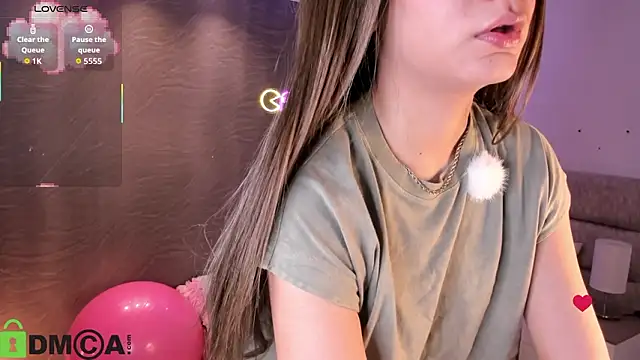 Snapshot of Arinextdoor chatting on February 27, 3:28 am Arinextdoor online show from February 27, 3:28 am