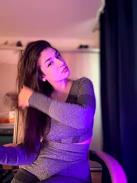 Snapshot of ScarletBloom_ chatting on October 3, 11:18 am ScarletBloom online show from October 3, 11:18 am