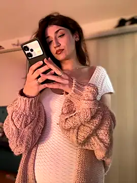 Snapshot of ScarletBloom_ chatting on October 8, 1:42 pm ScarletBloom online show from October 8, 1:42 pm