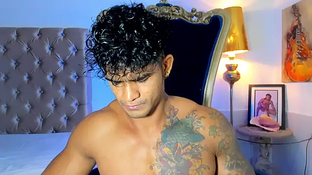 Snapshot of antonio__444 chatting on June 21, 1:30 am antonio 444 online show from June 21, 1:30 am