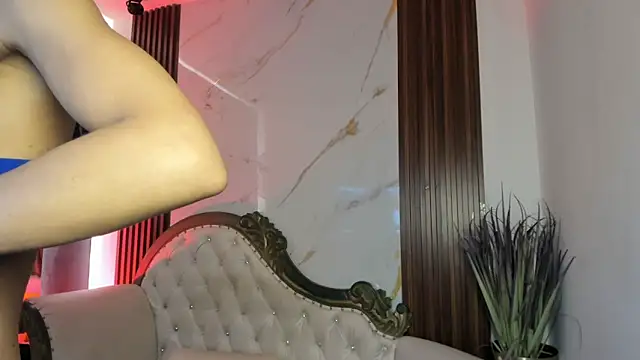 Snapshot of CoralieBronson chatting on November 6, 8:32 pm CoralieBronson online show from November 6, 8:32 pm