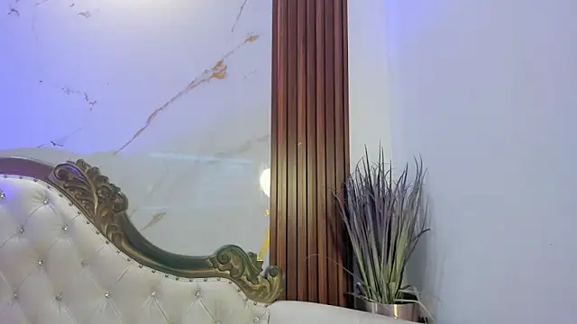 Snapshot of CoralieBronson chatting on November 12, 8:30 pm CoralieBronson online show from November 12, 8:30 pm