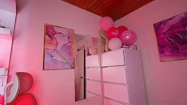 Dannaa Lovs online show from February 26, 2:38 pm