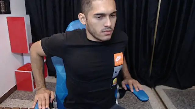 Snapshot of Derek_Storm_ chatting on November 22, 11:20 am Derek Storm online show from November 22, 11:20 am