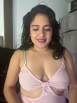 EmilyNoir1 online show from July 13, 12:13 am