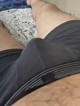 Snapshot of ScuffingBungalow chatting on October 29, 7:15 pm ScuffingBungalow online show from October 29, 7:15 pm