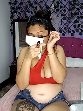 Sophie-Hot- online show from March 14, 10:10 am