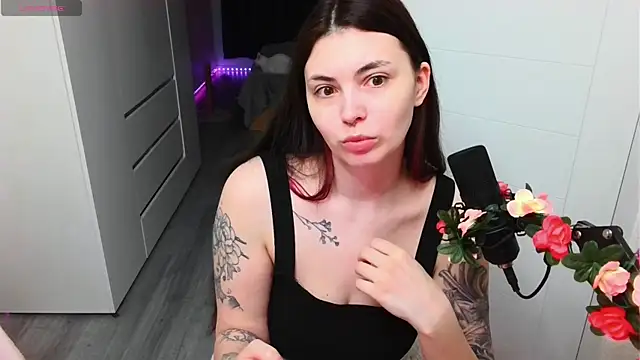 peachyness online show from April 8, 5:46 pm