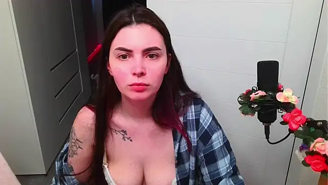 peachyness online show from April 29, 5:30 pm